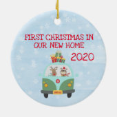 新しいホームカワイカーバンの初めてのクリスマス セラミックオーナメント (裏面)