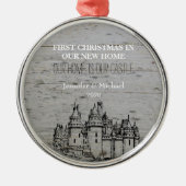 新しいホームキャッスルの初めてのクリスマス メタルオーナメント (正面)