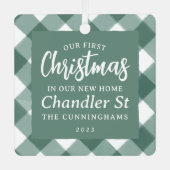 新しいホームプレイドでの私たちのモダン初めてのクリスマス メタルオーナメント (正面)