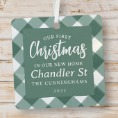 新しいホームプレイドでの私たちのモダン初めてのクリスマス メタルオーナメント