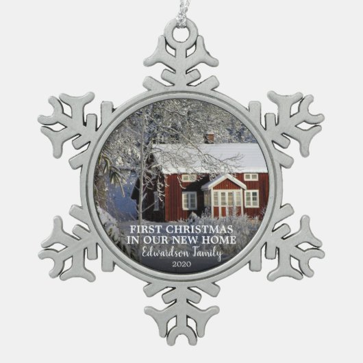 新しいホーム写真の家族の名前の初めてのクリスマス スノーフレークピューターオーナメント (正面)