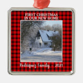新しいホーム写真の家族の名前の初めてのクリスマス メタルオーナメント (正面)