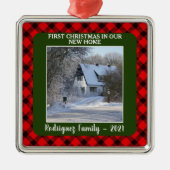 新しいホーム写真の家族の名前の初めてのクリスマス メタルオーナメント (正面)