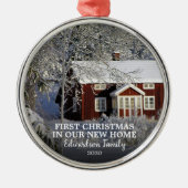 新しいホーム写真の家族の名前の初めてのクリスマス メタルオーナメント (正面)