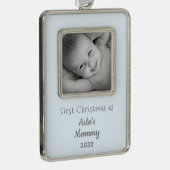 新しいママ初めてのクリスマスをママ男の赤ちゃん写真 シルバープレートフレームオーナメント (右)