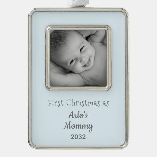 新しいママ初めてのクリスマスをママ男の赤ちゃん写真 シルバープレートフレームオーナメント (正面)