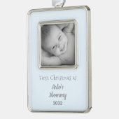 新しいママ初めてのクリスマスをママ男の赤ちゃん写真 シルバープレートフレームオーナメント (左)