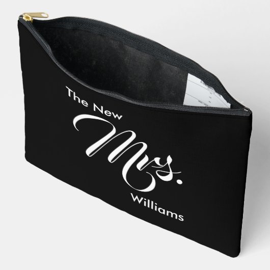 新しいミセス・ラストネームは白黒 アクセサリーポーチ (見開き)