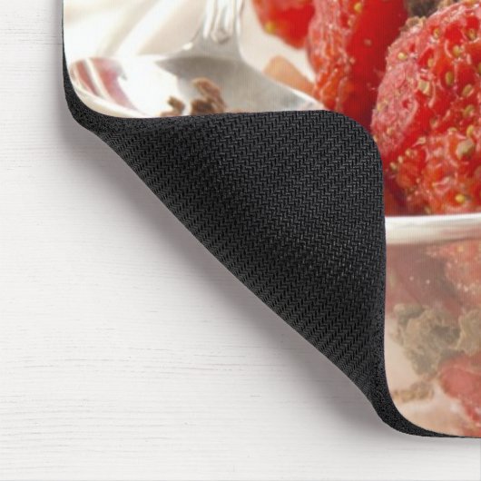 新しいヨーグルトが付いているいちごのデザート マウスパッド (コーナー)