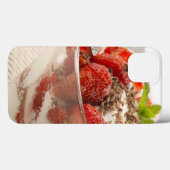 新しいヨーグルトが付いているいちごのデザート Case-Mate iPhoneケース (裏面 (横))