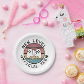 新しいレベル13オフィシャ10代のル – オタク系の誕生日 ペーパープレート (パーティー)