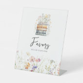 新しい一章が花の本の好みを始める 台座サイン (正面)