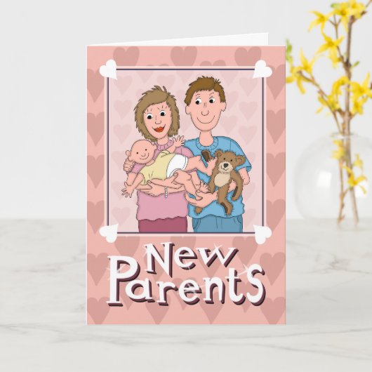 新しい両親が笑顔を見せる家族おめでとう カード (黄色い花)