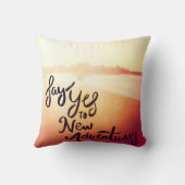 新しい冒険に賛成して下さい クッション (裏面)