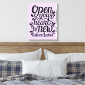 新しい冒険へのハートのオープン キャンバスプリント (インサイチュ (寝室))