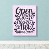新しい冒険へのハートのオープン キャンバスプリント (インサイチュ (ウッドフロア))