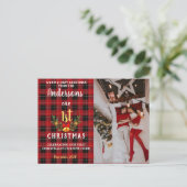 新しい初めてのクリスマスの中|レッドフランネル シーズンポストカード (スタンド正面)