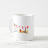 新しい前向きマグカップデザインのトレンドを示すバイブ コーヒーマグカップ (正面左)