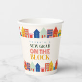 新しい卒業生がブロック卒業パーティーに参加 紙コップ (正面)