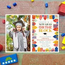 新しい卒業生のブロック子の卒業