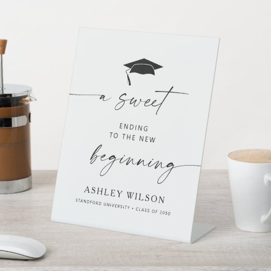 新しい始まりへの甘い結末をミニマルにする 台座サイン (インサイチュ)