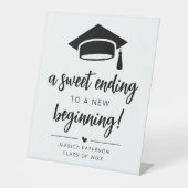 新しい始めの白黒シックに甘い終わり 台座サイン (正面)