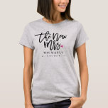 新しい婦人（名前）推定結婚年 Tシャツ<br><div class="desc">あなたは新しいミセス誇りを持ったが来ることを世間に知らせろ。この手書きスクリプトモダンタイポグラフィデザインの中の（名前）。</div>