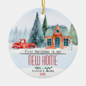 新しい家の冬のシーンでかわいい初めてのクリスマス セラミックオーナメント (正面)