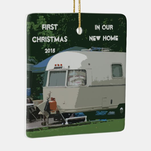 新しい家の古いヴィンテージのキャンピングカーの初めてのクリスマス セラミックオーナメント (右)