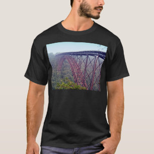 新しい川峡谷橋 Tシャツ