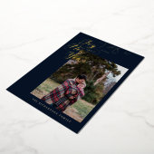 新しい年への喜び | 家族写真 エレガントなスクリプト 箔シーズンカード (回転した状態)