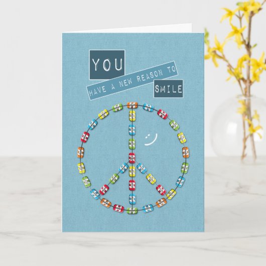 新しい抱擁、おめでとう、デニムに平和のサイン カード (黄色い花)