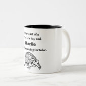 新しい日の始まり – tortoise – あなたの名前 ツートーンマグカップ (正面右)