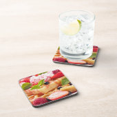 新しい果実フルーツが付いているワッフルのケーキ コースター (右側)