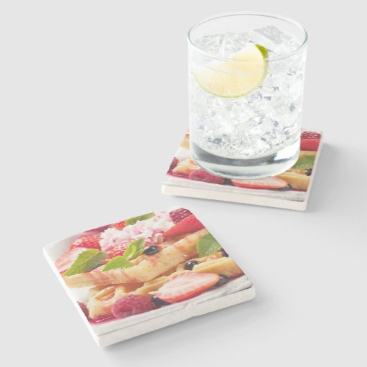 新しい果実フルーツが付いているワッフルのケーキ ストーンコースター (横)