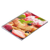 新しい果実フルーツが付いているワッフルのケーキ ノートブック (左側)