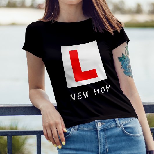 「新しい母」学習者Lプレート Tシャツ