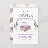 新しい章が始まる前に ラベンダー ブックス ベイビー シャワー サンキューカード (正面/裏面)