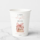 新しい章が始まる ピンクの蝶結びの本 ブライダルシャワー 紙コップ (裏面)