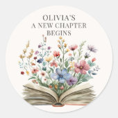 新しい章が始まる 本のベイビーシャワーステッカー ラウンドシール (正面)