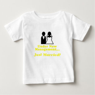 新しい管理たった今結婚しました ベビーTシャツ
