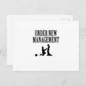 新しい管理の下でバチュラーパーティグルームギフト インビテーションポストカード (正面/裏面)