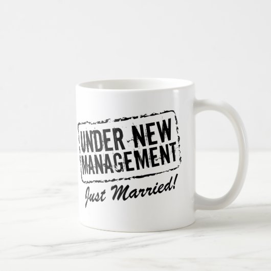 新しい管理の下のたった今結婚しましたのコーヒー・マグ| コーヒーマグカップ (右)