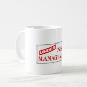 新しい管理の下のたった今結婚しました、! コーヒーマグカップ (正面左)