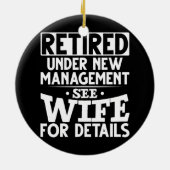 新しい管理妻おじいちゃん退職したの下におもしろい セラミックオーナメント (裏面)