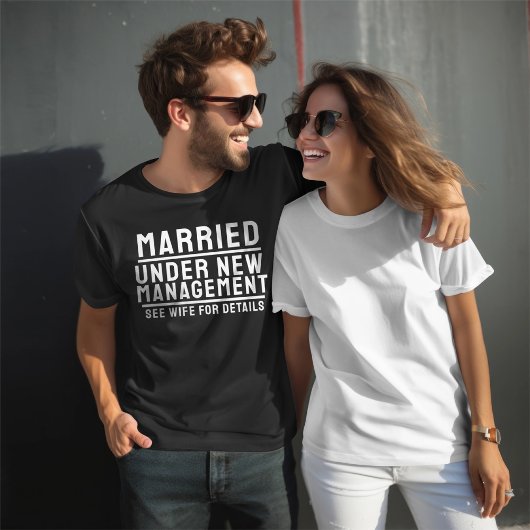 新しい管結婚した理の下で妻を参照詳細 Tシャツ
