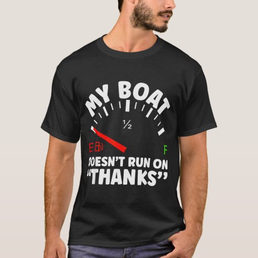 新しい船の所有者 船は感謝の気持ちで操船できない Tシャツ (正面)