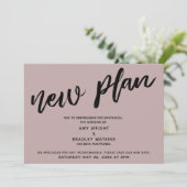 新しい計画 延期された結婚式 ダスティローズピンクカード 招待状 (スタンド正面)