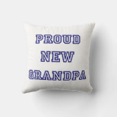 新しい誇りを持ったグランドパ大学文字ギフト クッション (裏面)