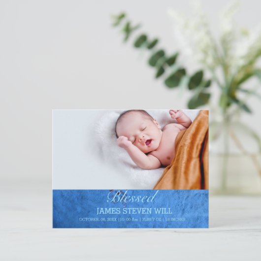 新しい赤ちゃん、男の子 かわいい青い写真 出生発表 ポストカード (スタンド正面)